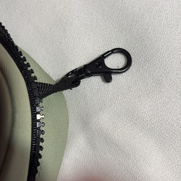 Brixley Women's Sage Crossbody, Fanny Pack, Shoulder Sling Bag - New! - Picture 5 of 6